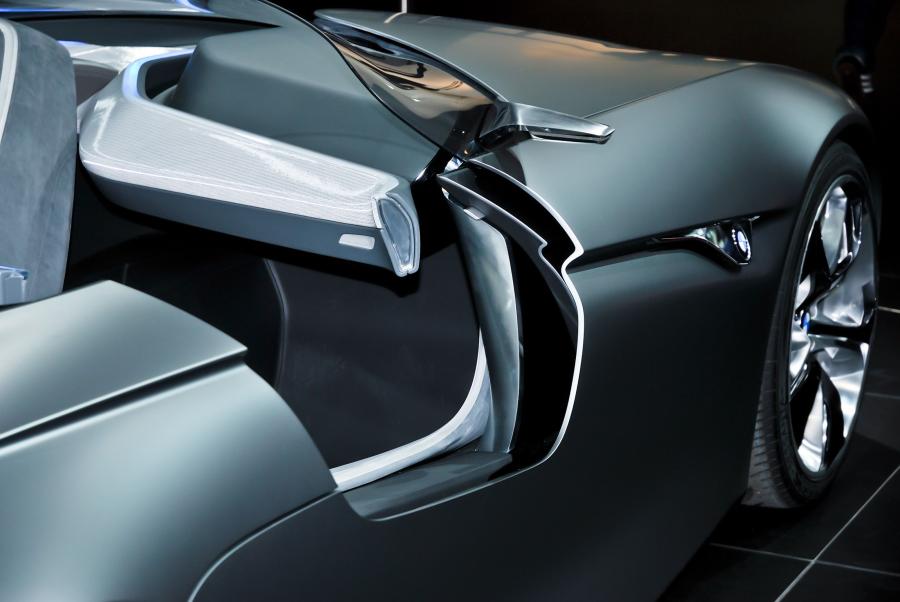  BMW Vision Connected Drive Concept 2011 года  (фото 9 из 66)